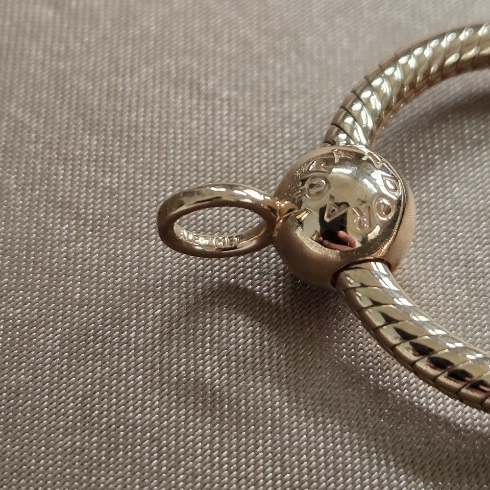 Pandora Moments Rose Gold Small O Pendant - Picture 7 of 7